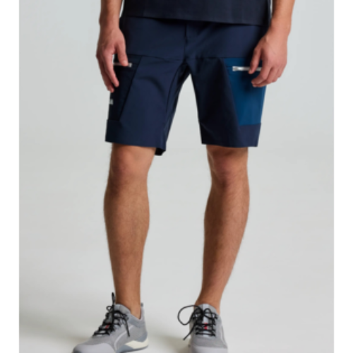 SLAM CARGO SHORTS – stylish, eco-conscious shorts with functional pockets and water-repellent protection.