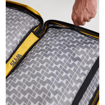 SLAM CABIN TROLLEY – compact carry-on with 54x32x23 cm size and secure water-repellent design.