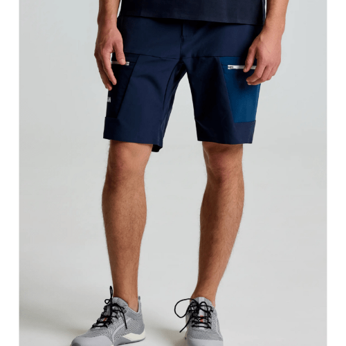 SLAM CARGO SHORTS – sustainable double weave fabric with adjustable waist and cargo pockets for everyday wear.