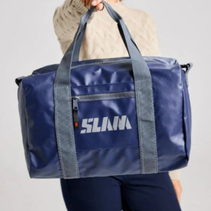 Water-repellent SLAM DUFFEL BAG SMALL with 20L capacity, ideal for short trips and active lifestyles