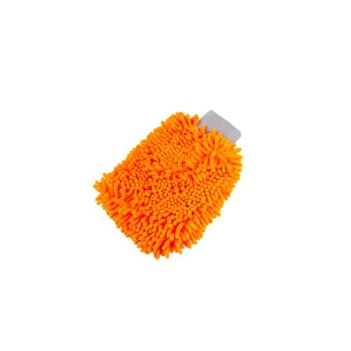 orange microfibe mitt for washimg boats or cars.